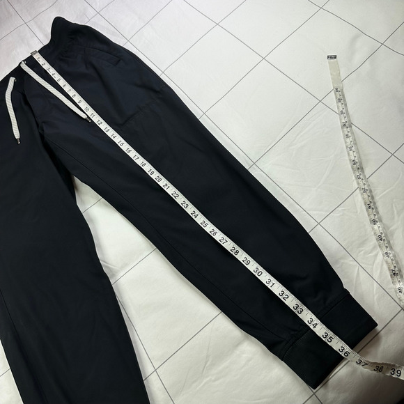 Vuori Pants Mens Medium Black Meta Jogger Athletic Travel Sporty Tapered Active - Picture 10 of 11